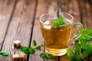 travel-tactics-to-avoid-gut-issues-drinking-fresh-mint-tea-.jpg 